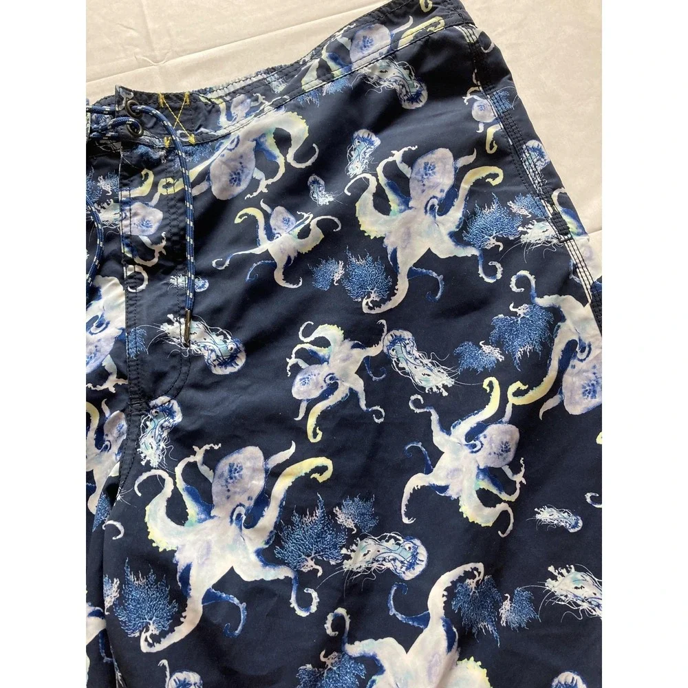 Tommy Bahama Swim Trunks Shorts Mens 2XL Blue Octopus Cargo Lined Drawstring